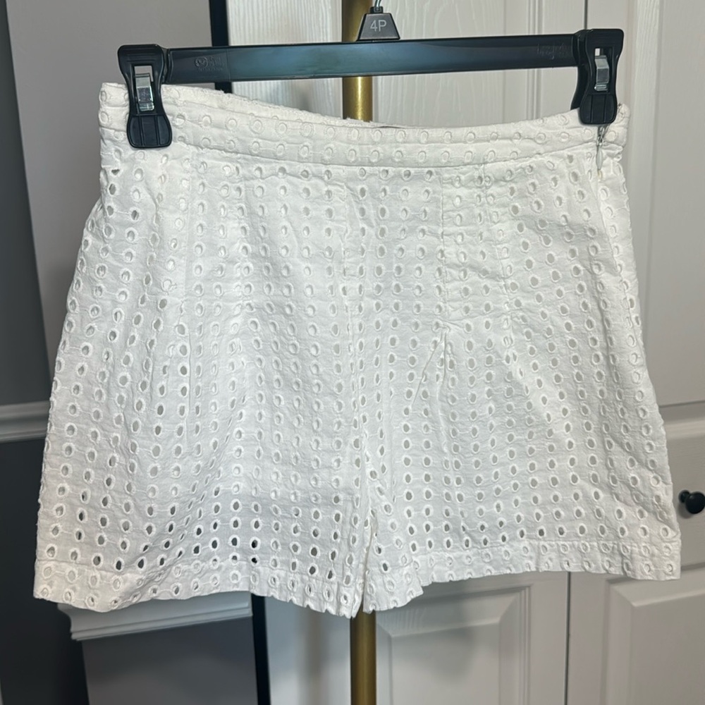 Forever 21 White Eyelet Shorts Size Small